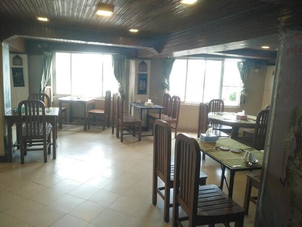 Breakfast area - Nagani Hotel (Yangon)