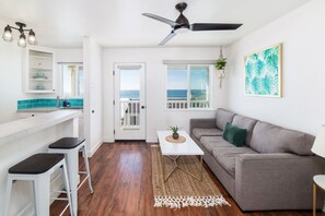 TV, fireplace - Pacific Villa #3 | Relax and Unwind with Beautiful Ocean Views (Oceanside)