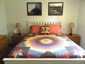 3 bedrooms, iron/ironing board, travel cot, WiFi - Hidden Treasure on the way to Yosemite Valley full of Native American History (Midpines)