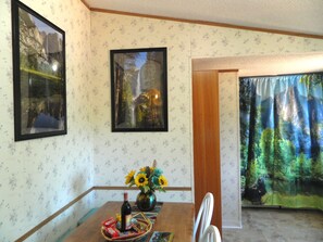 Dining - Hidden Treasure on the way to Yosemite Valley full of Native American History (Midpines)