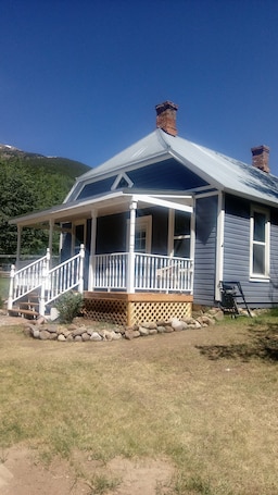 Exterior. Bungalow 1880's with Stunning views of Colorado's fourteeners and pet friendly