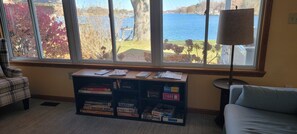 Smart TV, fireplace, video library, stereo - Lakefront home on All-Sports Long Lake (Burr Oak)