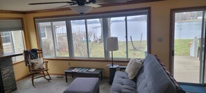 Smart TV, fireplace, video library, stereo