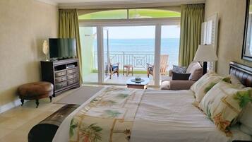 Een strijkplank/strijkijzer, wifi, beddengoed