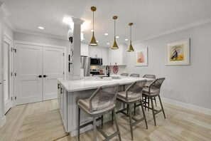 Dining - Coquina Beach 3C- Beautifully Remodeled Sanibel Condo, Steps To The Beach! (Sanibel)