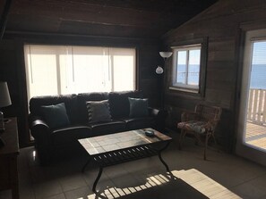 Télévision, lecteur de DVD, livres, vidéothÚque