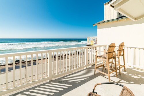 Pacific Villa #1 | Relaxing Oceanfront Patio Views