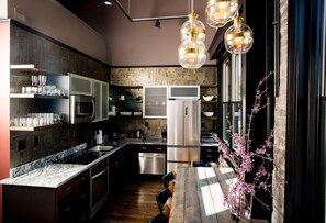Fridge, microwave, oven, stovetop