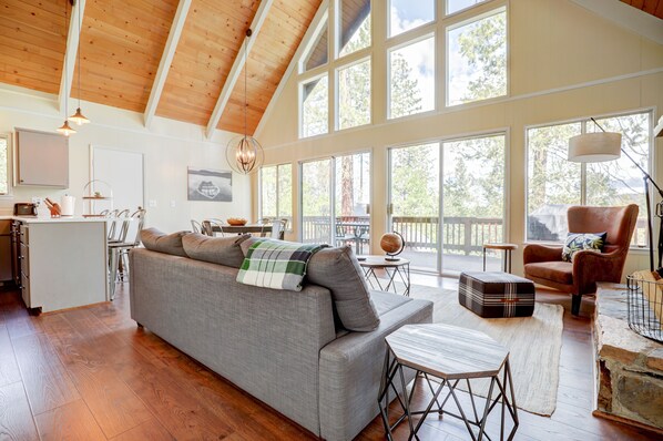 Smart TV, fireplace, books - PROMO 10% WEEKLY/25% MONTHLY DISCOUNT
Planning on spending some time in Yosemite (Groveland)