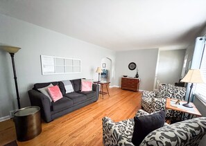 Televisio, kirjoja, stereot