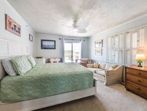 6 bedrooms, free WiFi, bed sheets - S.O.B. (Sweet Ol' Bill) | Oceanfront + Pets! (Surf City)