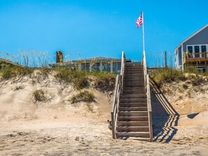 Exterior - S.O.B. (Sweet Ol' Bill) | Oceanfront + Pets! (Surf City)