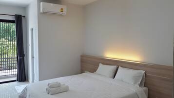 Standard-dobbeltværelse - 1 kingsize-seng - ikke-ryger - have-område | Allergivenligt sengetøj, skrivebord, arbejdsområde til bærbare computere