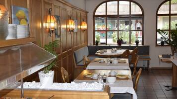 Tägliches inbegriffenes Frühstücksbuffet
