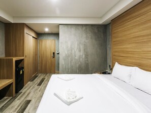 In-room safe, free WiFi