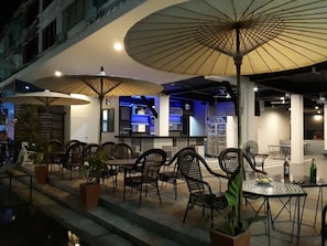 Bar (on property) - Happy Bou Jomtien Guesthouse (Pattaya)
