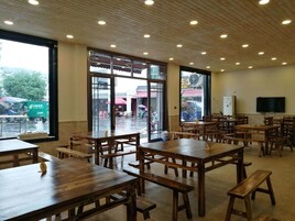 Aperto a pranzo e cena