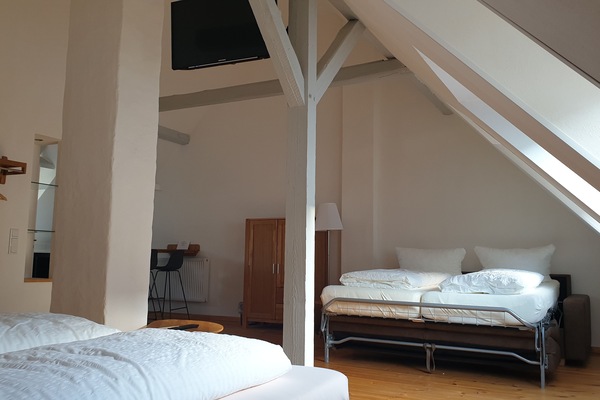 Family Room | Desk, cribs (surcharge), WiFi (free), bed sheets