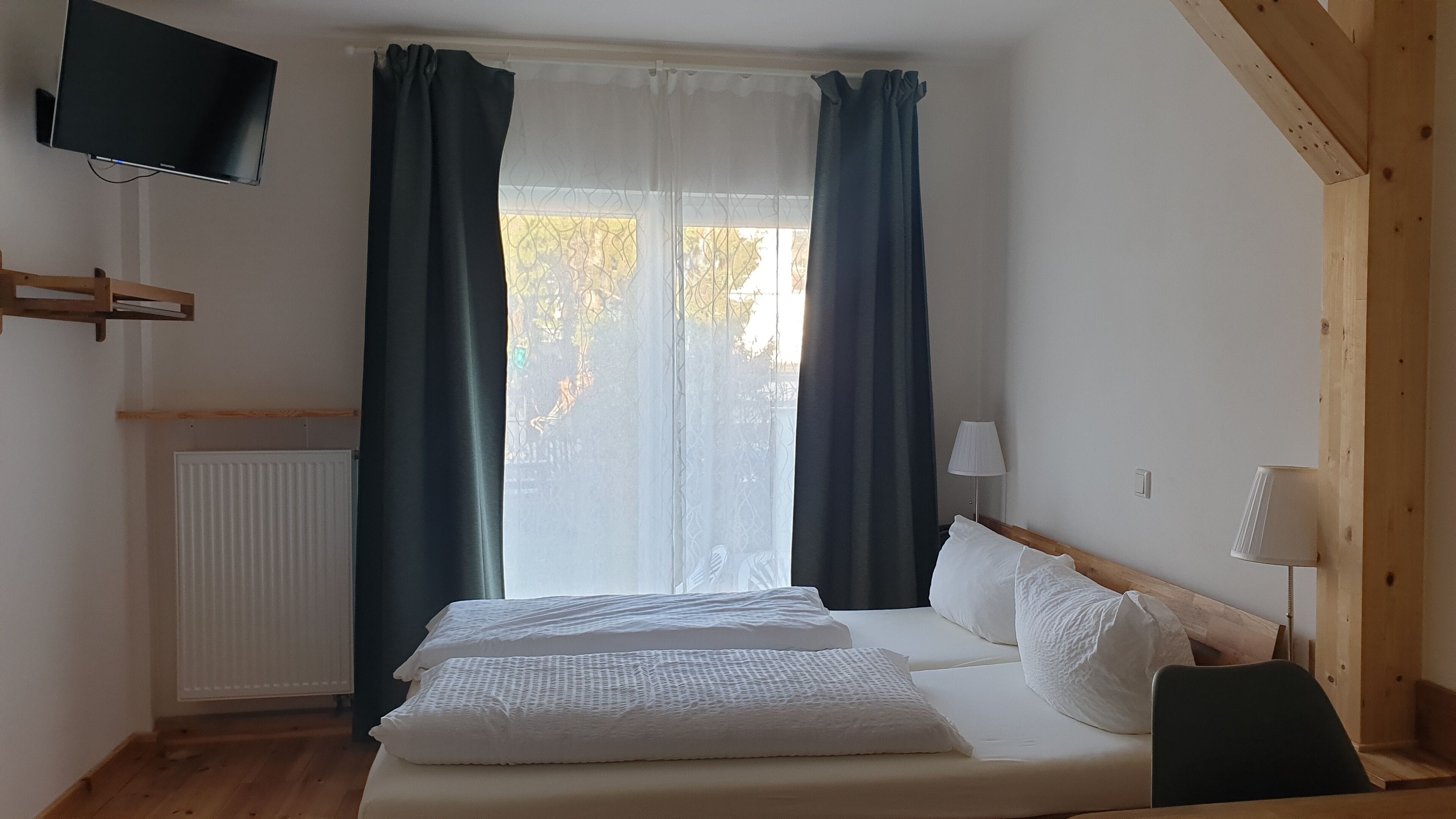 Bureau, lits bébé (en supplément), Wi-Fi gratuit, draps fournis