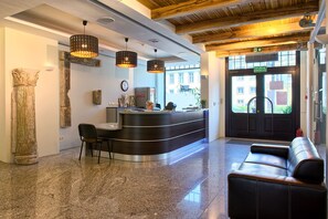 Lobby - Kamienica Pod Aniolami (Wroclaw)