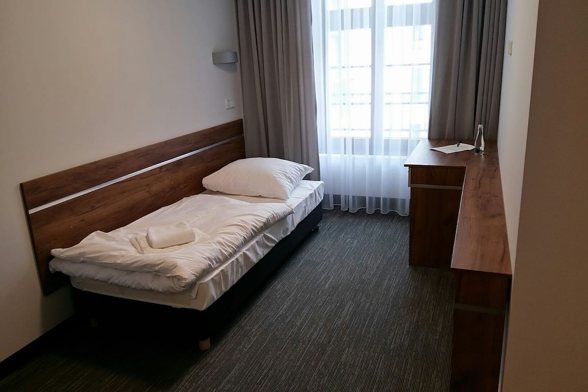 Single Room | Desk, soundproofing, iron/ironing board, free WiFi