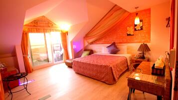 Deluxe Double Room, 1 Queen Bed, Balcony, Sea View | Desk, blackout drapes, soundproofing, free WiFi