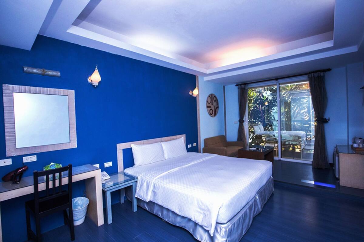 Standard Double Room, 1 Queen Bed, Balcony | Desk, blackout drapes, soundproofing, WiFi (free)