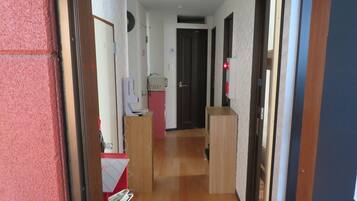 Basic Single Room | Desk, free WiFi, bed sheets