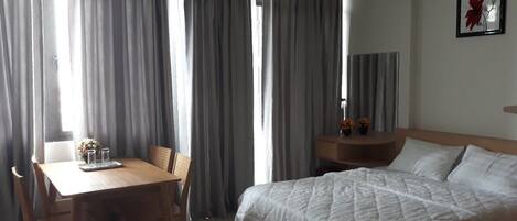 Apartment, Garden View | Desk, free WiFi