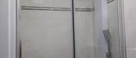 Business Studio | Bathroom shower
