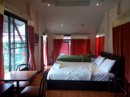 Habitación triple | Cortinas opacas y wifi gratis