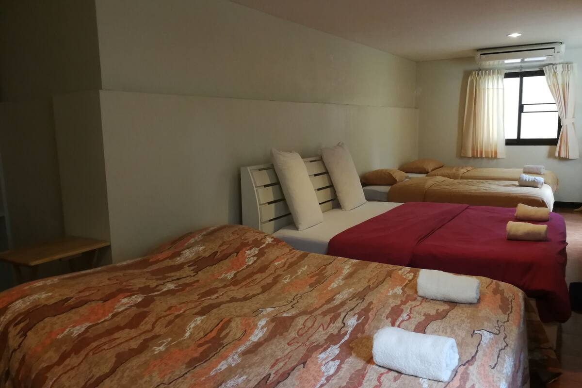 Big Family Room | Blackout drapes, WiFi (free)