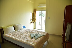 Standard Double Room | Rollaway beds, free WiFi - Mekpufah Apartment (Chonburi)