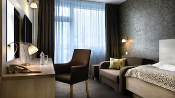 Classic-Einzelzimmer, Stadtblick | 1 Schlafzimmer, Minibar, Zimmersafe, Schreibtisch