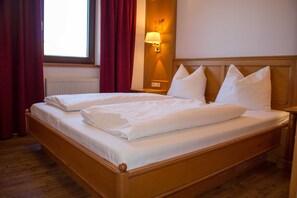 1 bedroom, in-room safe, desk, WiFi