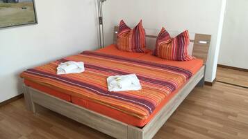 1 dormitorio y cuna de viaje