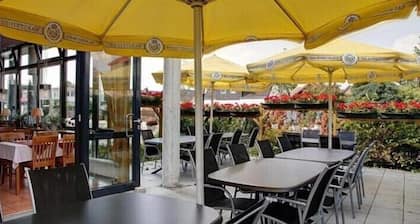 Hotel Manu