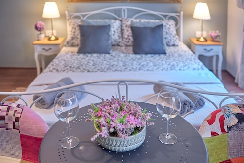 Old City Romantic Studios