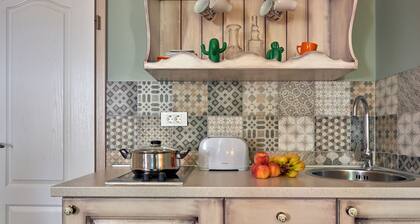 Old City Romantic Studios