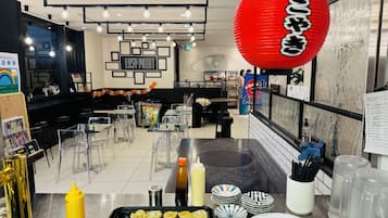 Nhà hàng
