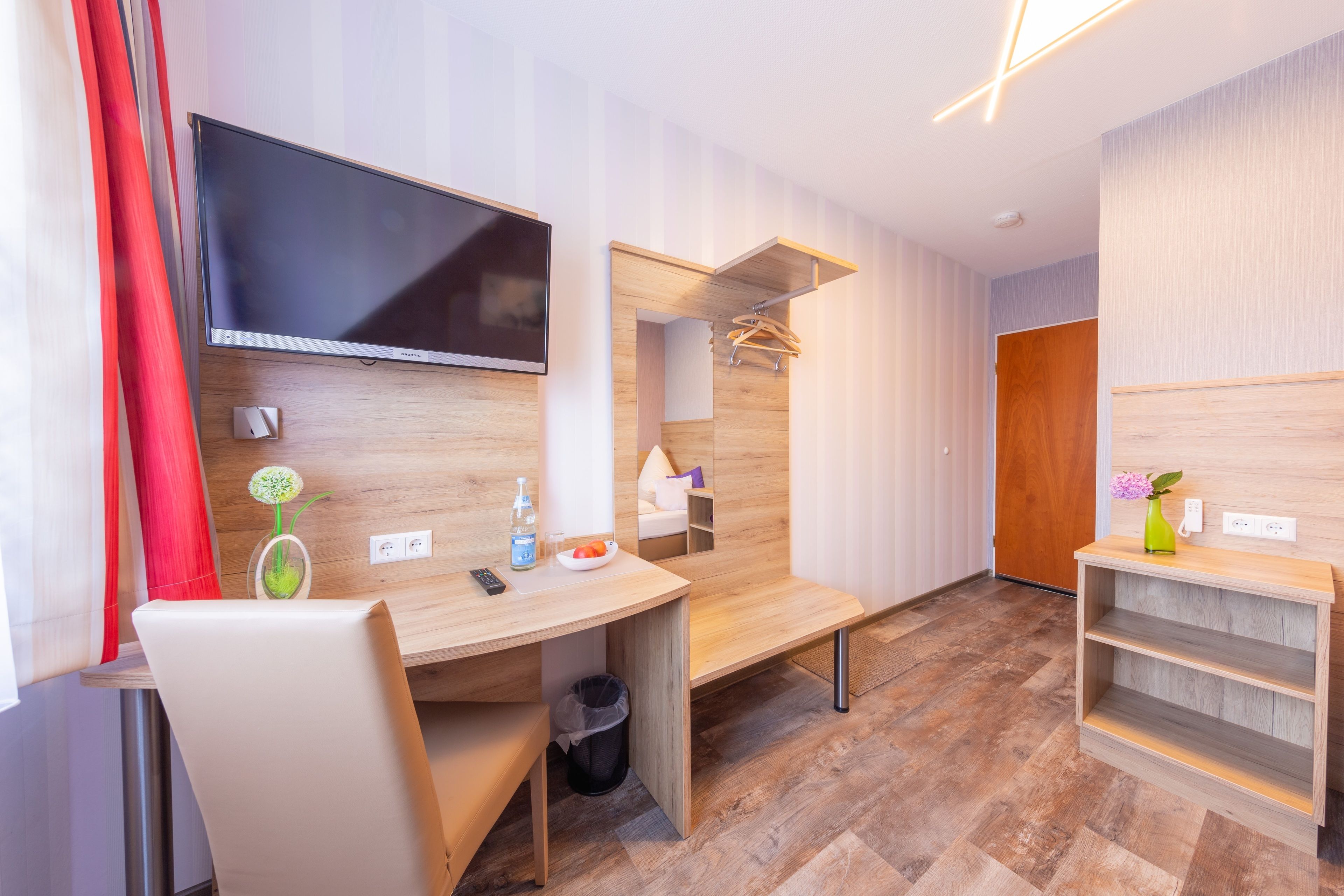 classic single room | room amenity