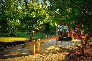 Children’s play area – outdoor