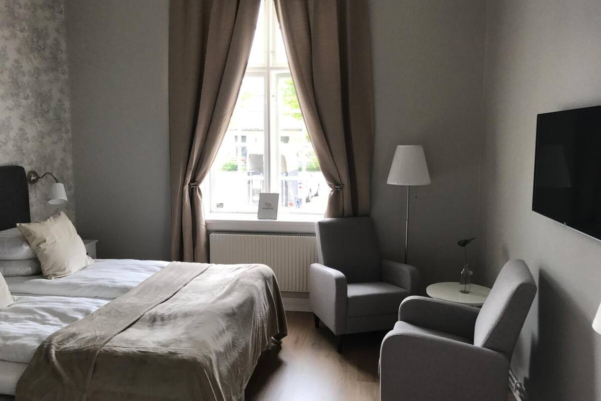 1 bedroom, desk, laptop workspace, free wifi