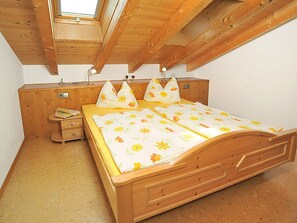 公寓, 陽台, 山景 | 1 間臥室、低過敏寢具、客房內保險箱、布置獨特
