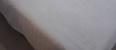 Quarto casal econômico de uso individual, 5 quartos, para não fumantes | 1 quarto, cortinas blackout, Wi-Fi de cortesia