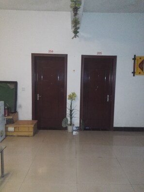 Economy Double Room Single Use, 5 Bedrooms, Non Smoking | Room amenity - tian tian jiu dian (Lishui)