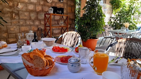 Breakfast meal