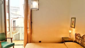 Suite, 2 chambres, balcon | Décoration personnalisée, ameublement personnalisé, rideaux occultants