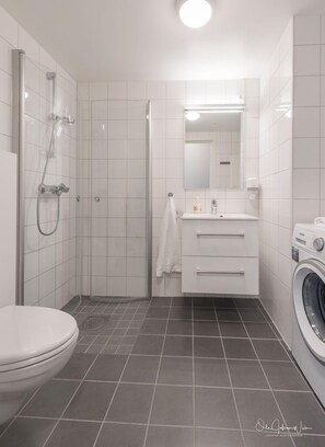 Bathroom - Gammelskola Apartments (Vagan)