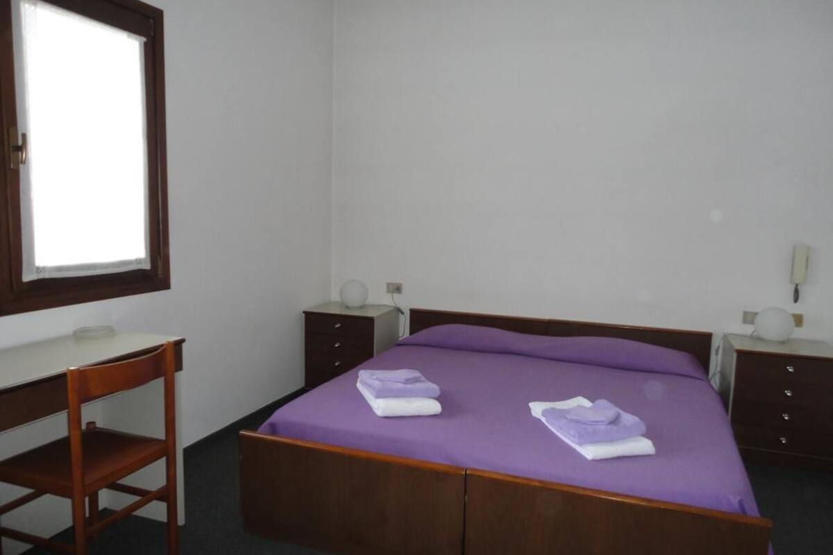 Free WiFi, bed sheets, wheelchair access